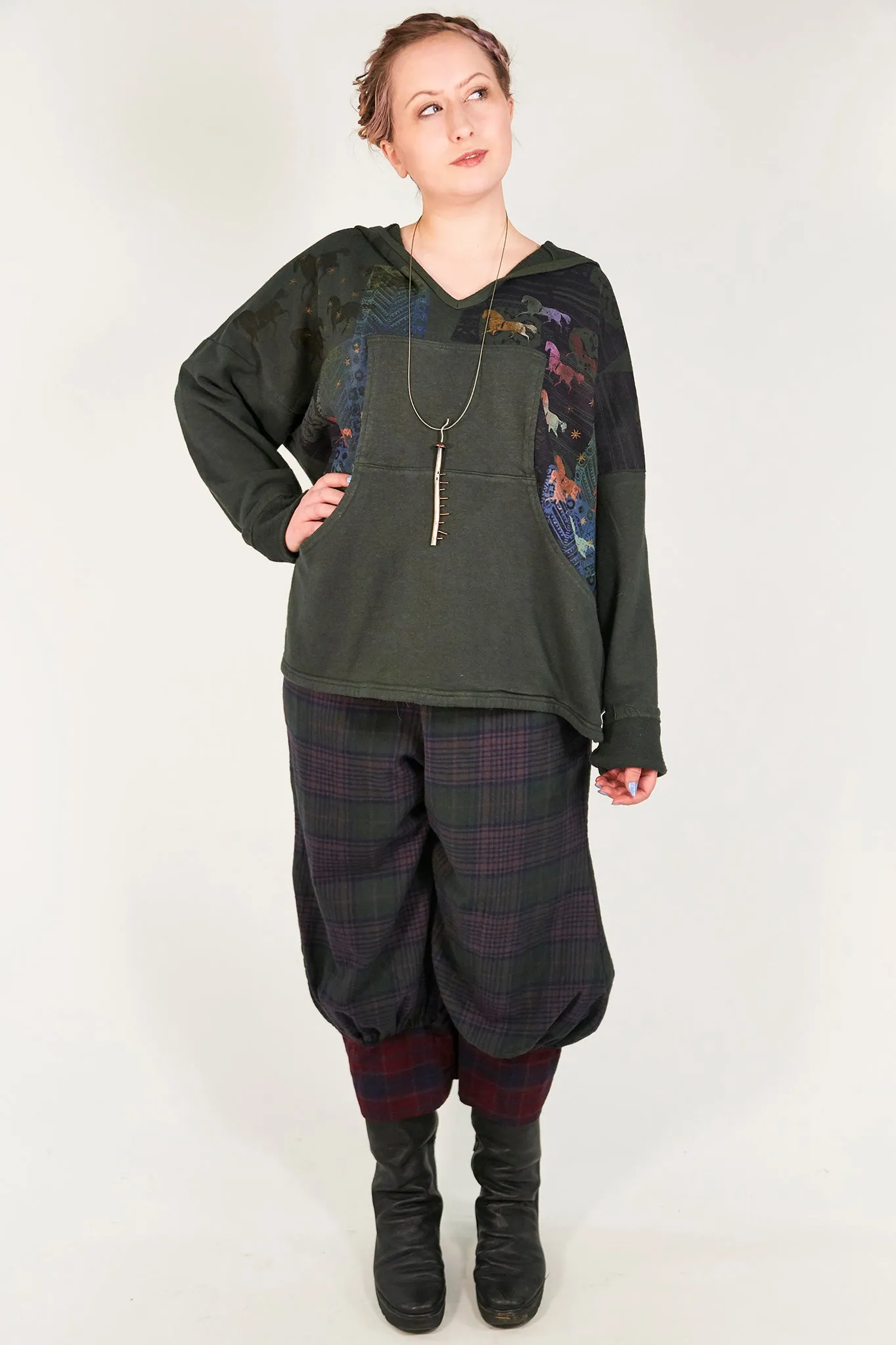 8888 Hip to Be Square Hoodie-Night Forest-P