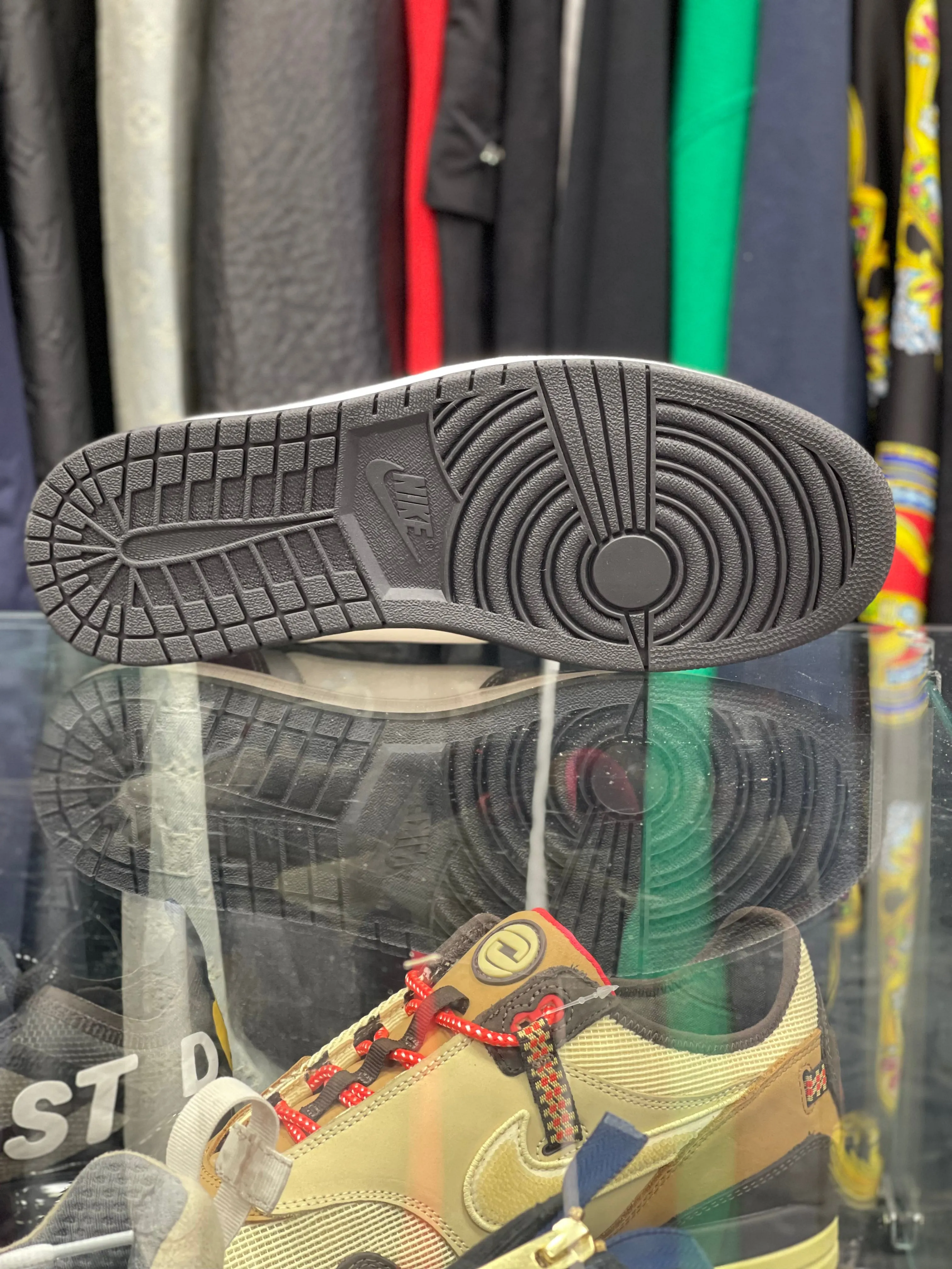 Air Jordan 1 Retro “Hand Crafted”