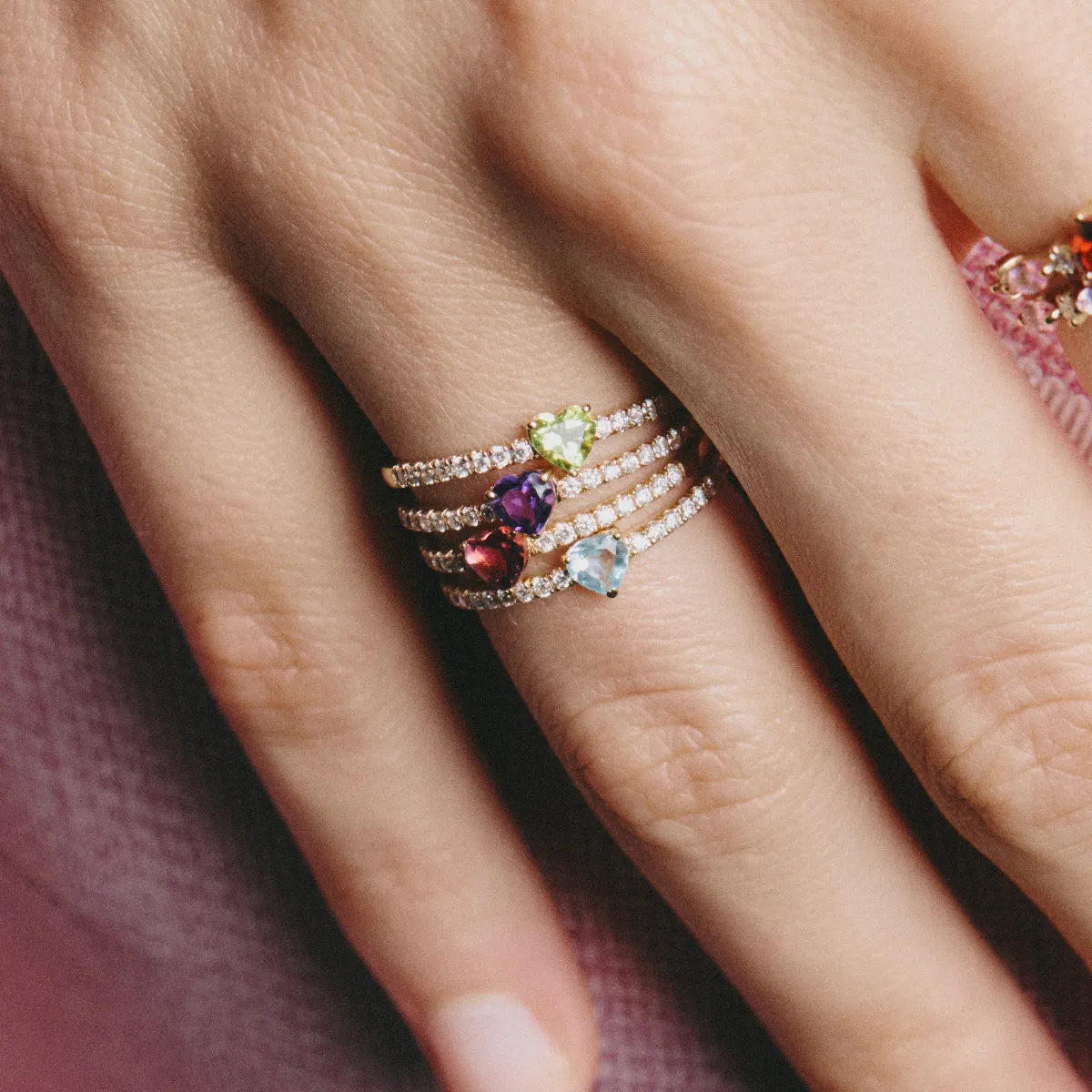Anillo corazón oro amarillo de 18k con topacio y brillantes