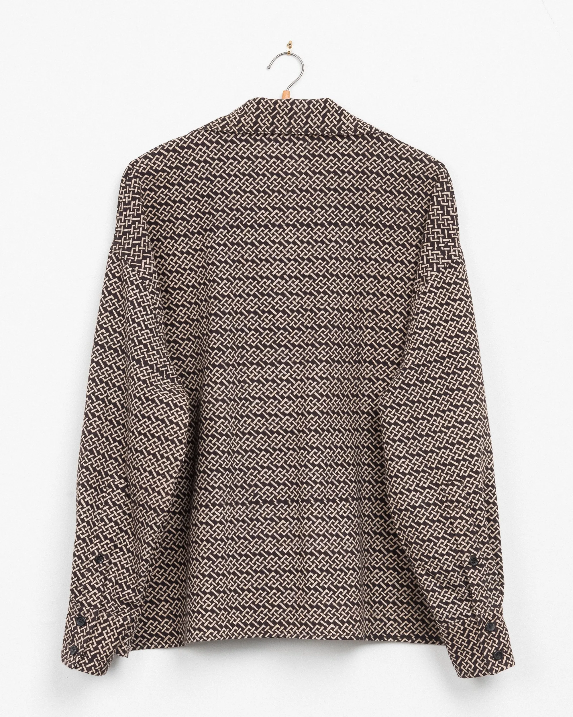 Anvi Drop Shoulder Shirt in B&W Endless Knot Block Print
