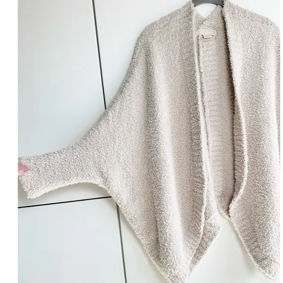 Barefoot Dreams Shrug Size Large/XL Natural Color Cozy Warm Soft Cozy Chic