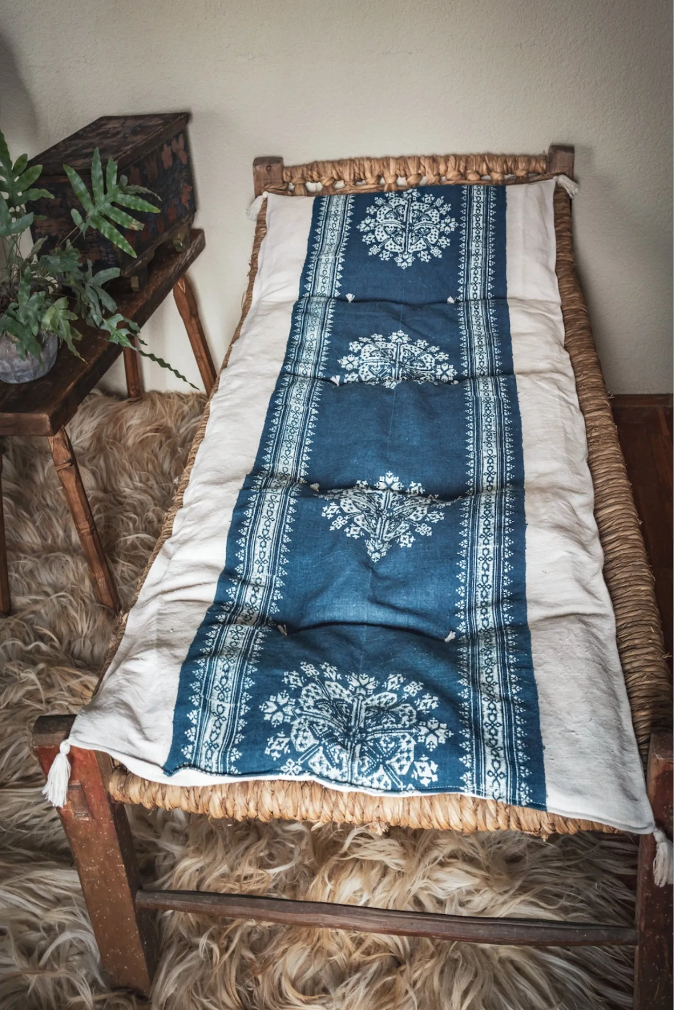 Bedroll - Antique handwoven hemp, indigo dye pattern - BR02