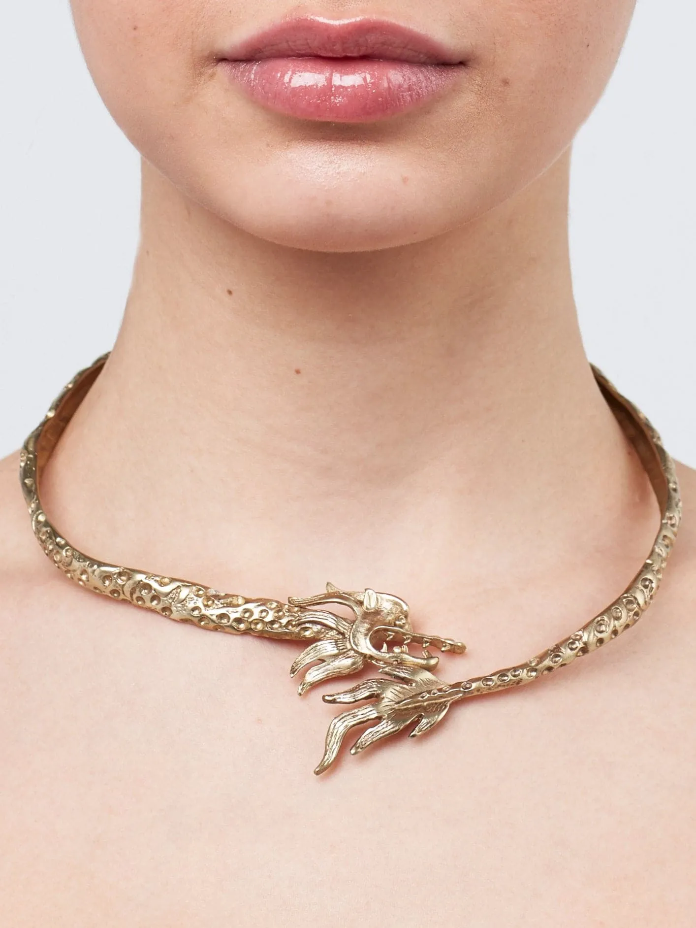 Bold  Dragon Choker - Gold