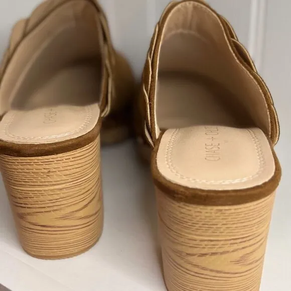 CHASE and CHLOE Woody Stud &amp; Scallop Clog in Tan Suede Size 8.5