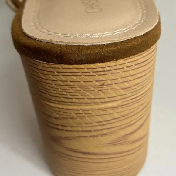 CHASE and CHLOE Woody Stud &amp; Scallop Clog in Tan Suede Size 8.5