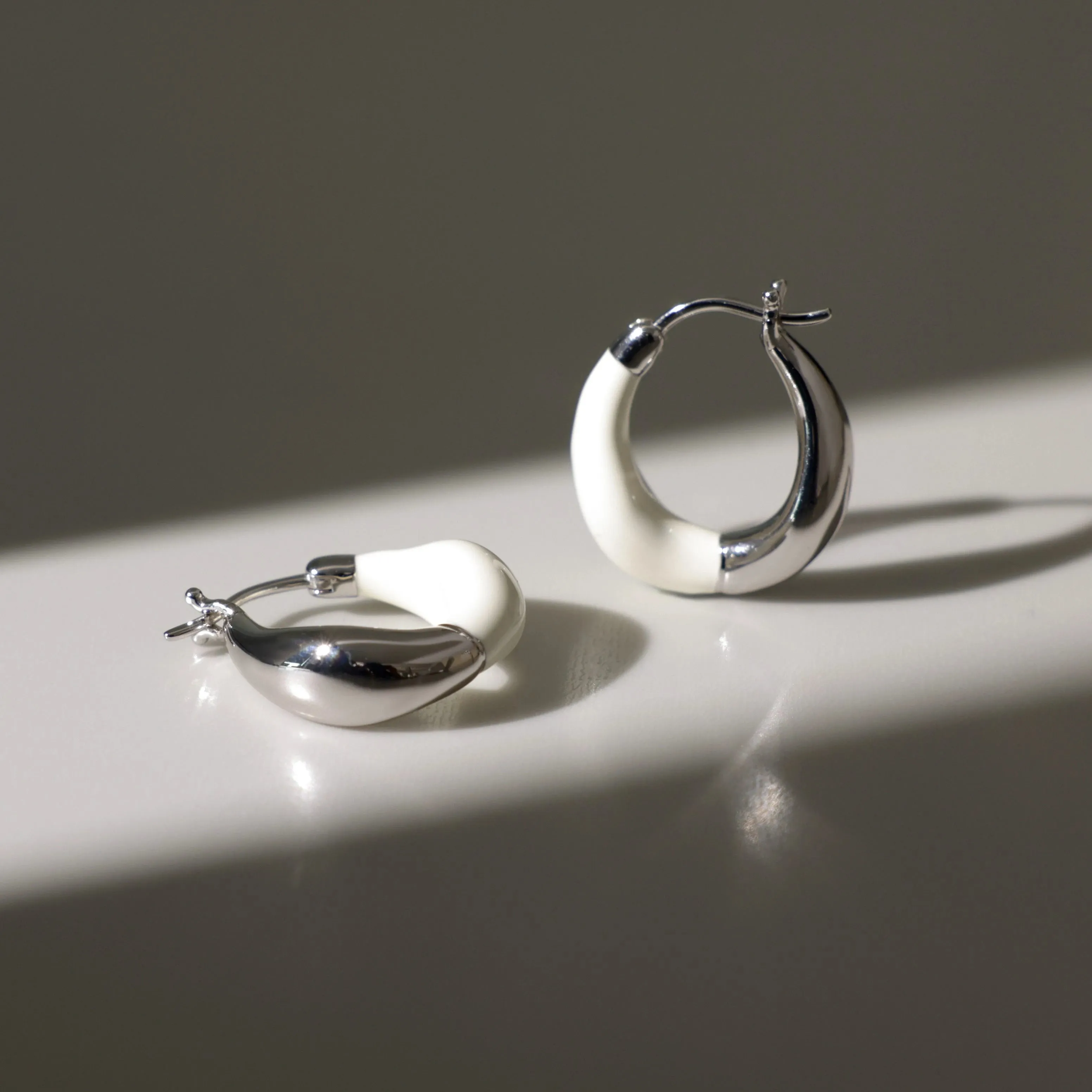 Crafted Cloud Two-ways Huggie Earring