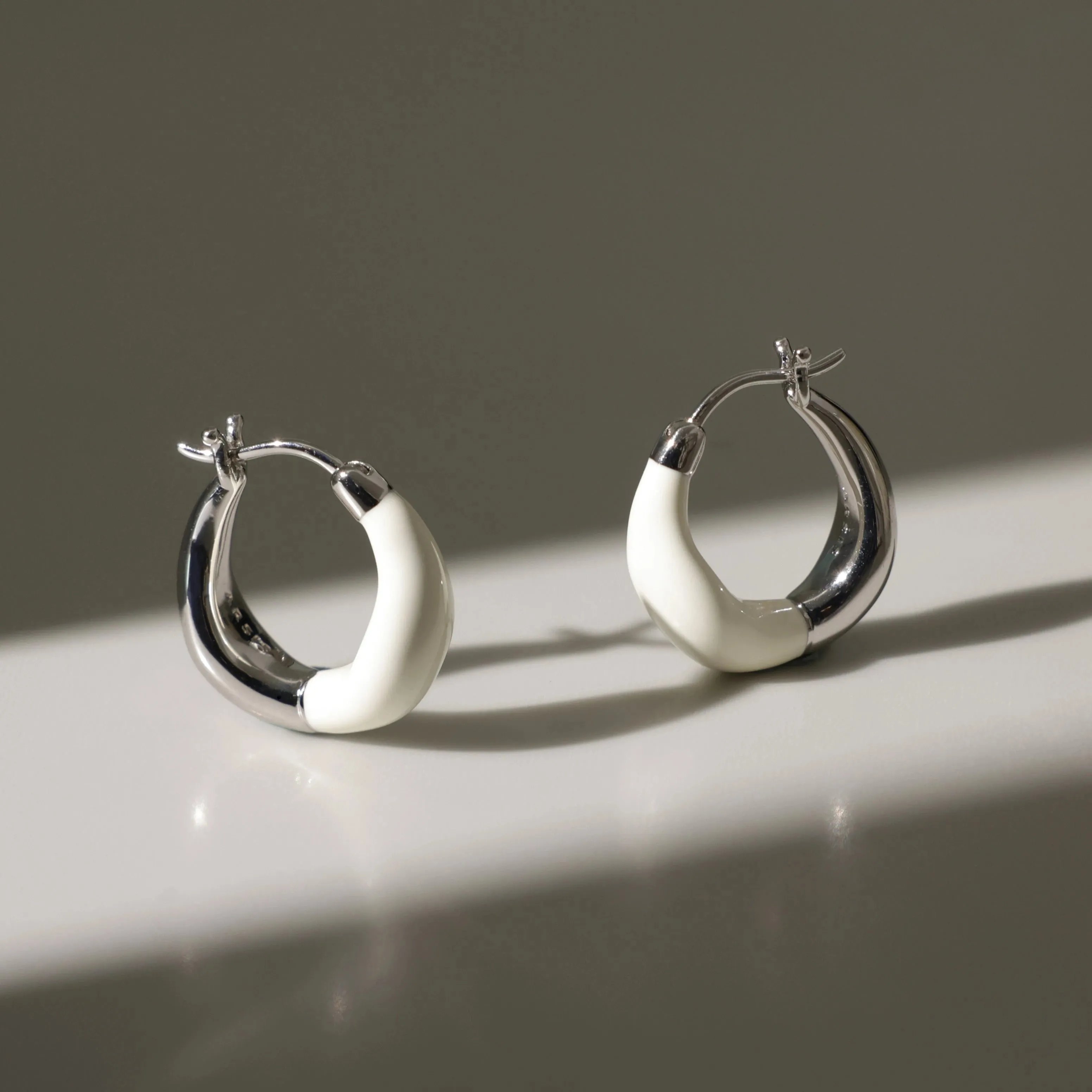 Crafted Cloud Two-ways Huggie Earring