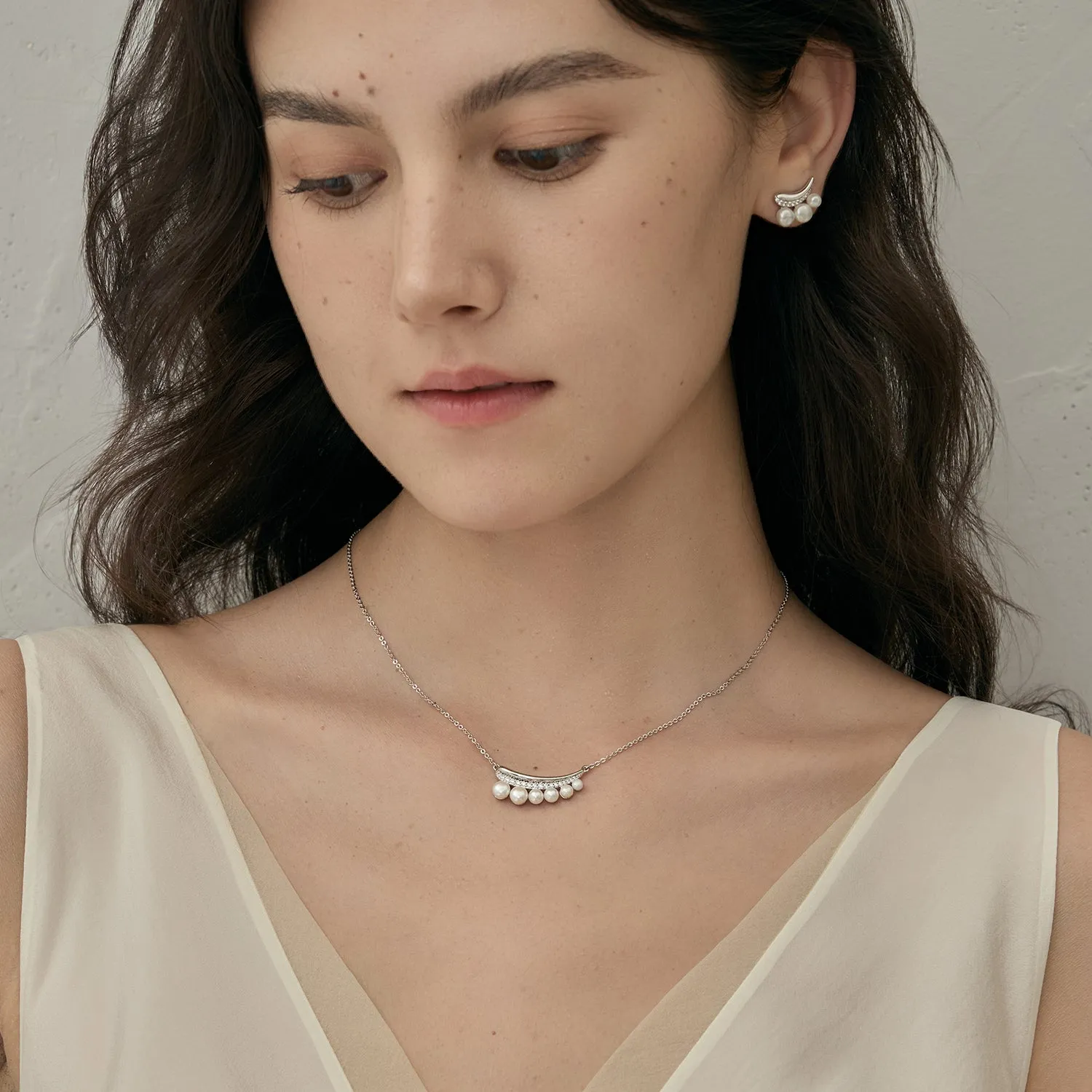 Crafted Smile Necklace in Pearl