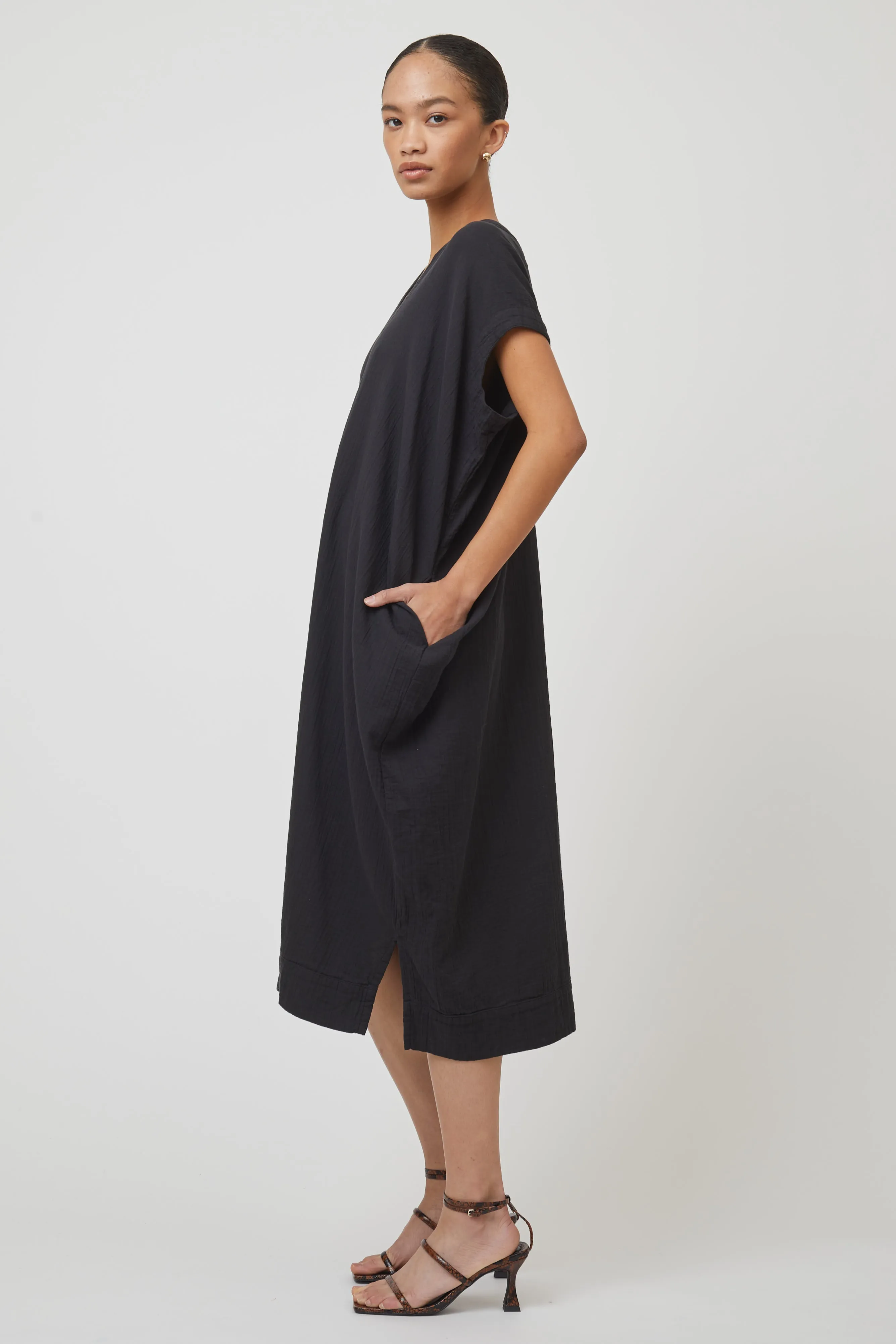 Crescent Dress Long in Crinkled Cotton, Core Colors