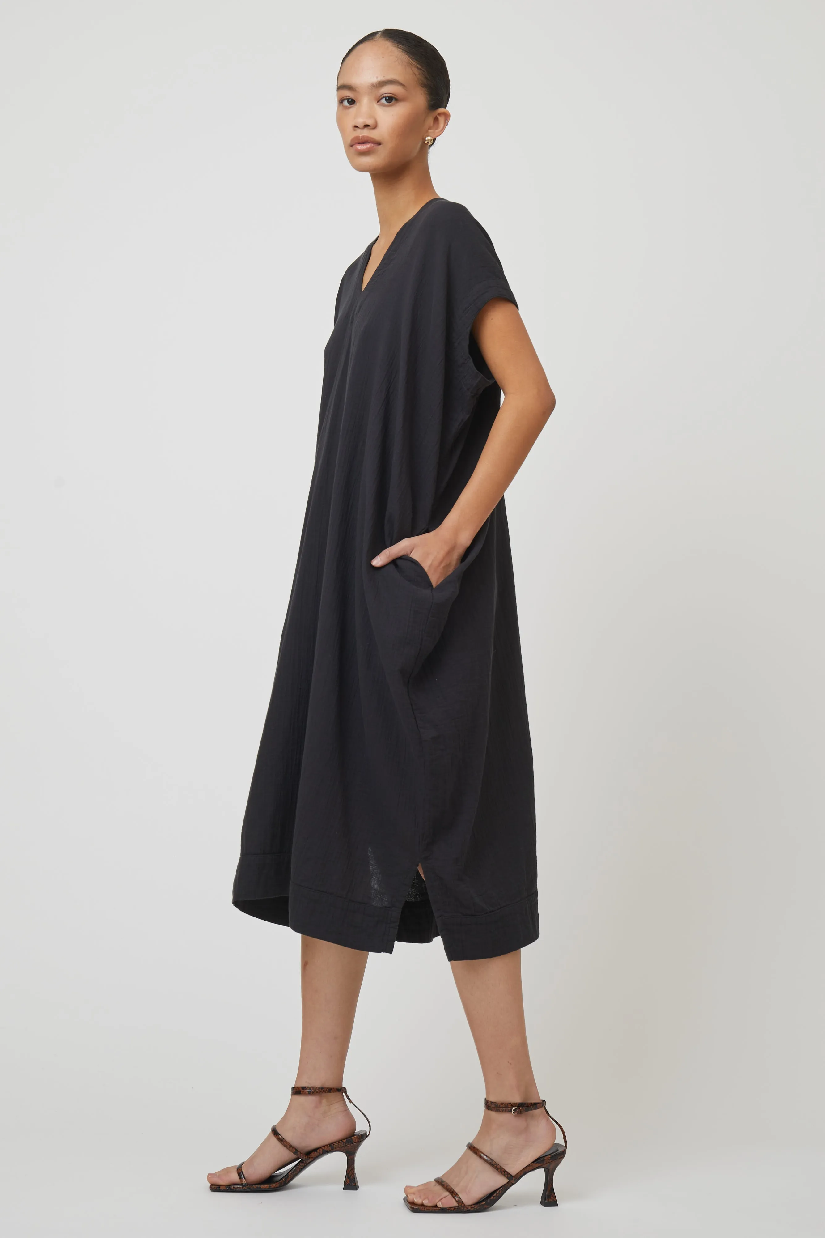 Crescent Dress Long in Crinkled Cotton, Core Colors