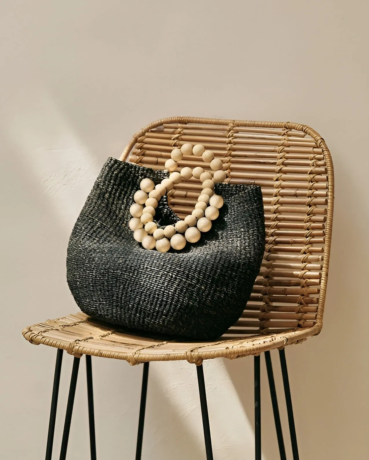 Cuebe Beaded Handbag in Black