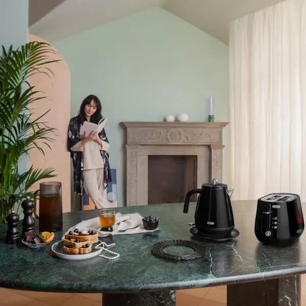 Delonghi Eclettica 2 Slice Toasters Bold Black CTY2103.BK