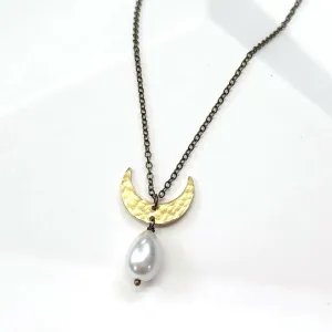 Edgy Petal - Necklace - Hammered Crescent Moon (Pearl) #PRL-51