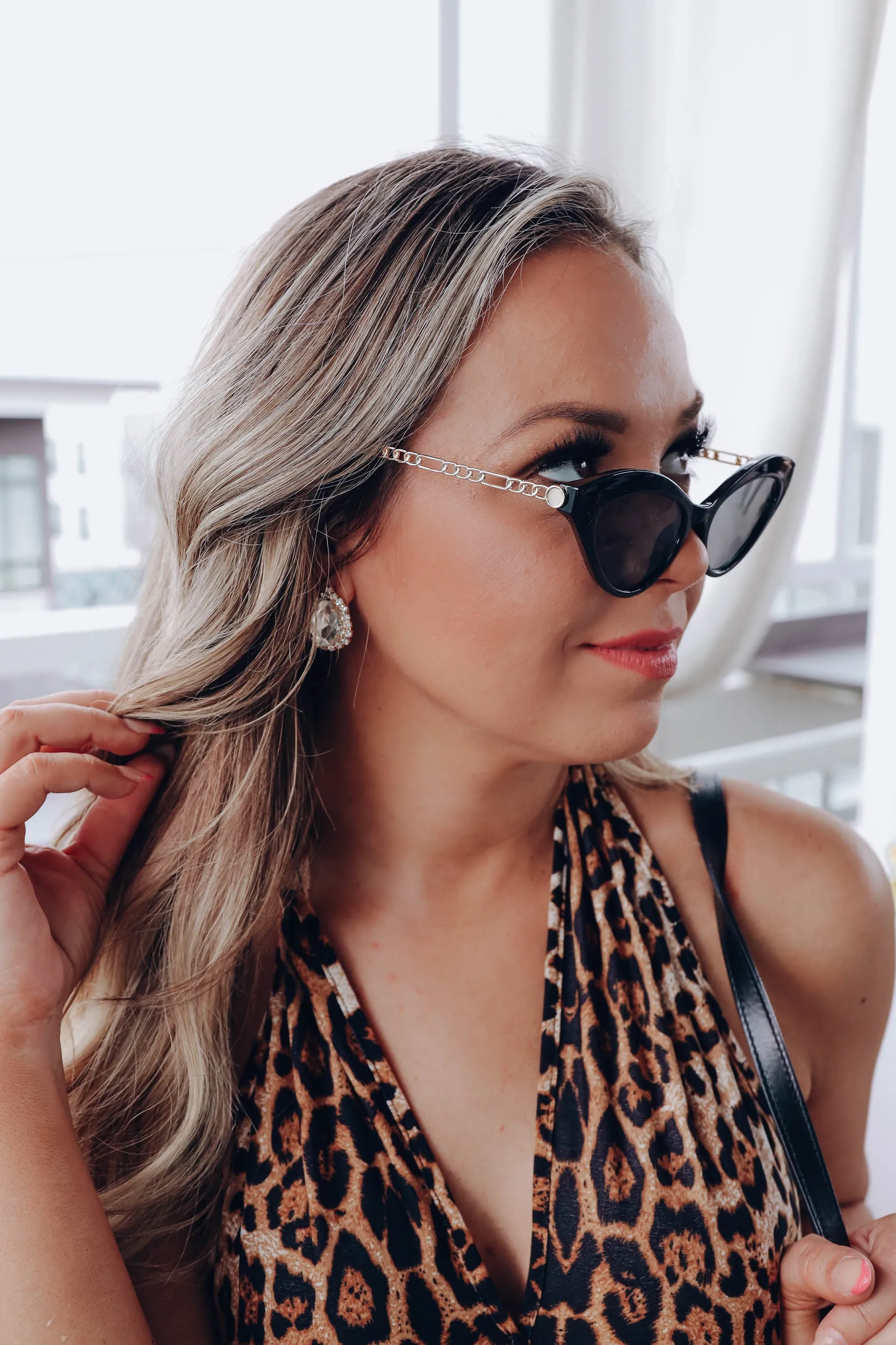 Edgy Vintage Cat Eye Sunglasses - Black