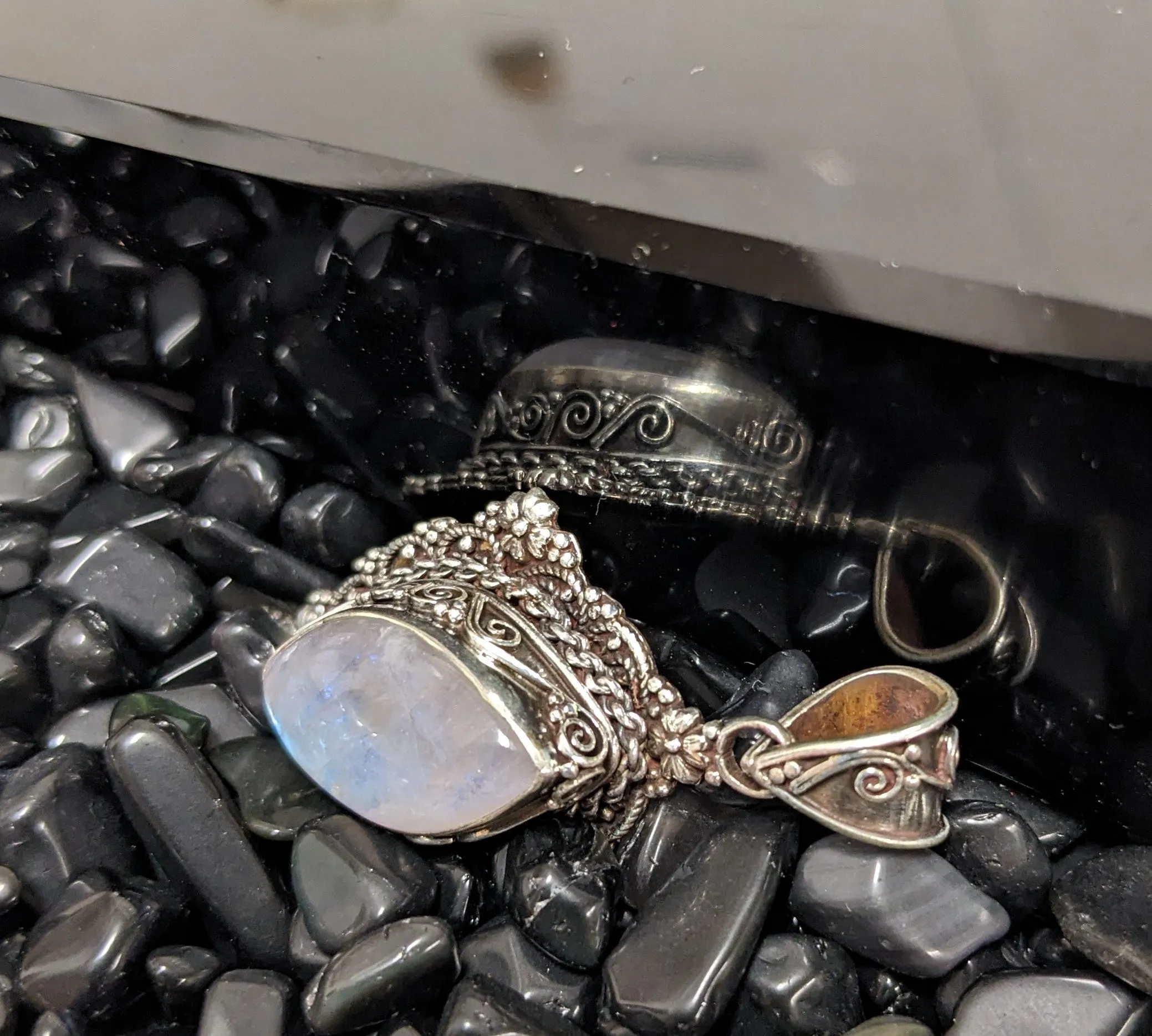 Exquisitely Crafted Moonstone Pendant