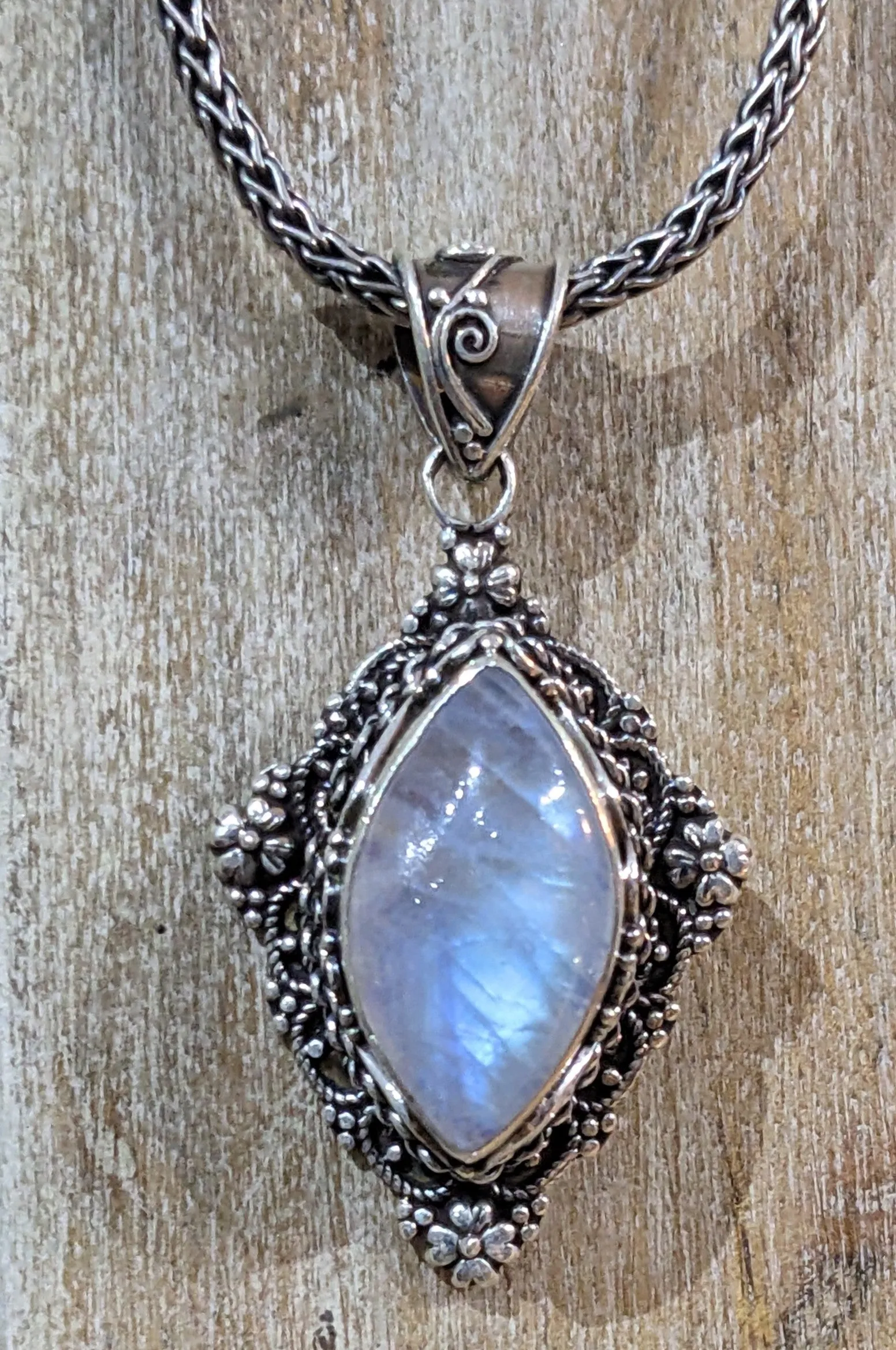 Exquisitely Crafted Moonstone Pendant