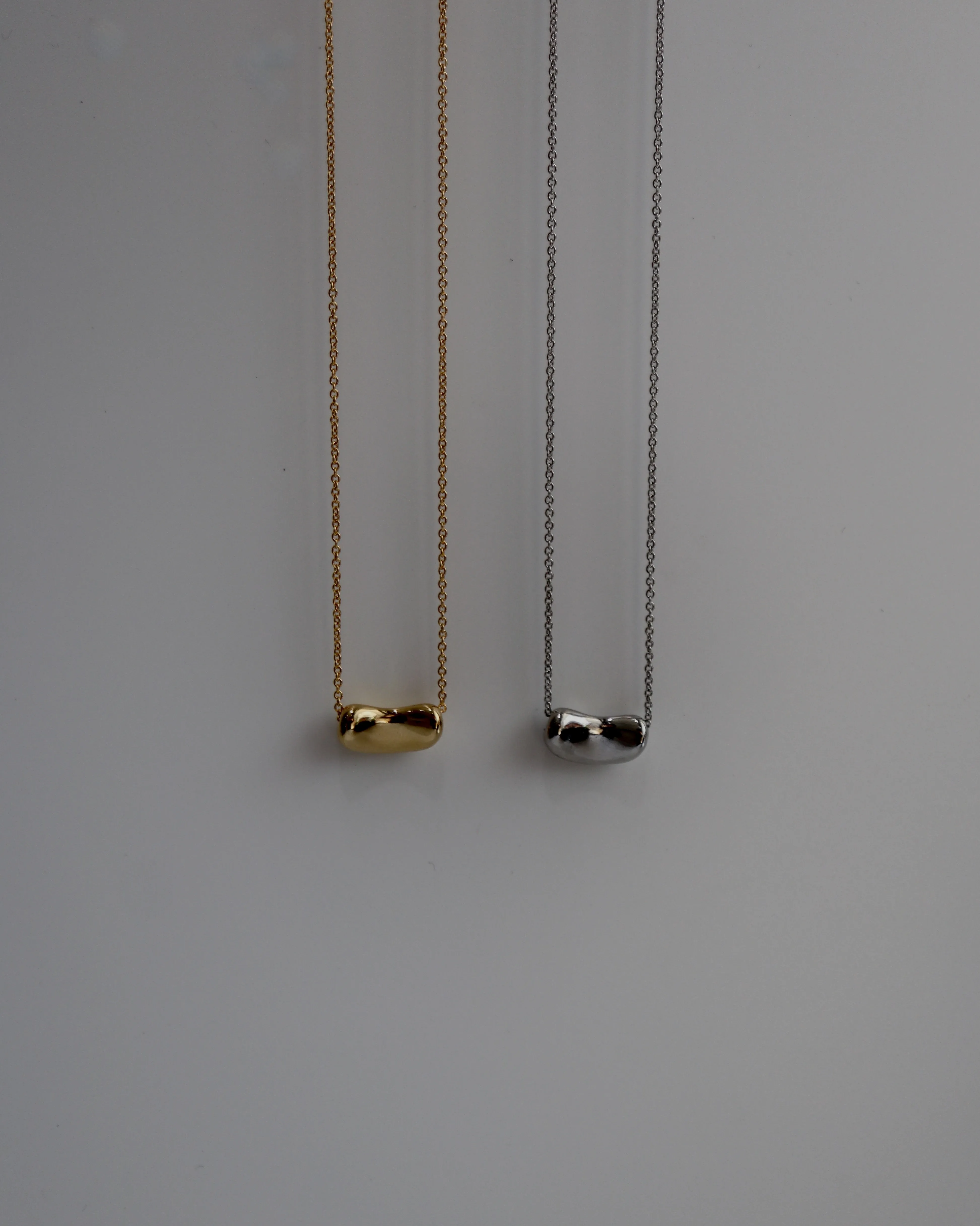flat beans necklace