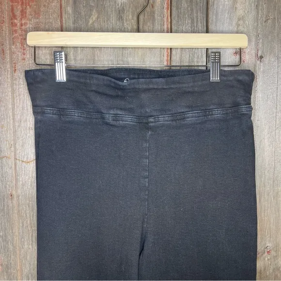 FRAME The Jetset Flare in Sheen Noir Pull On Black size 2/ Large