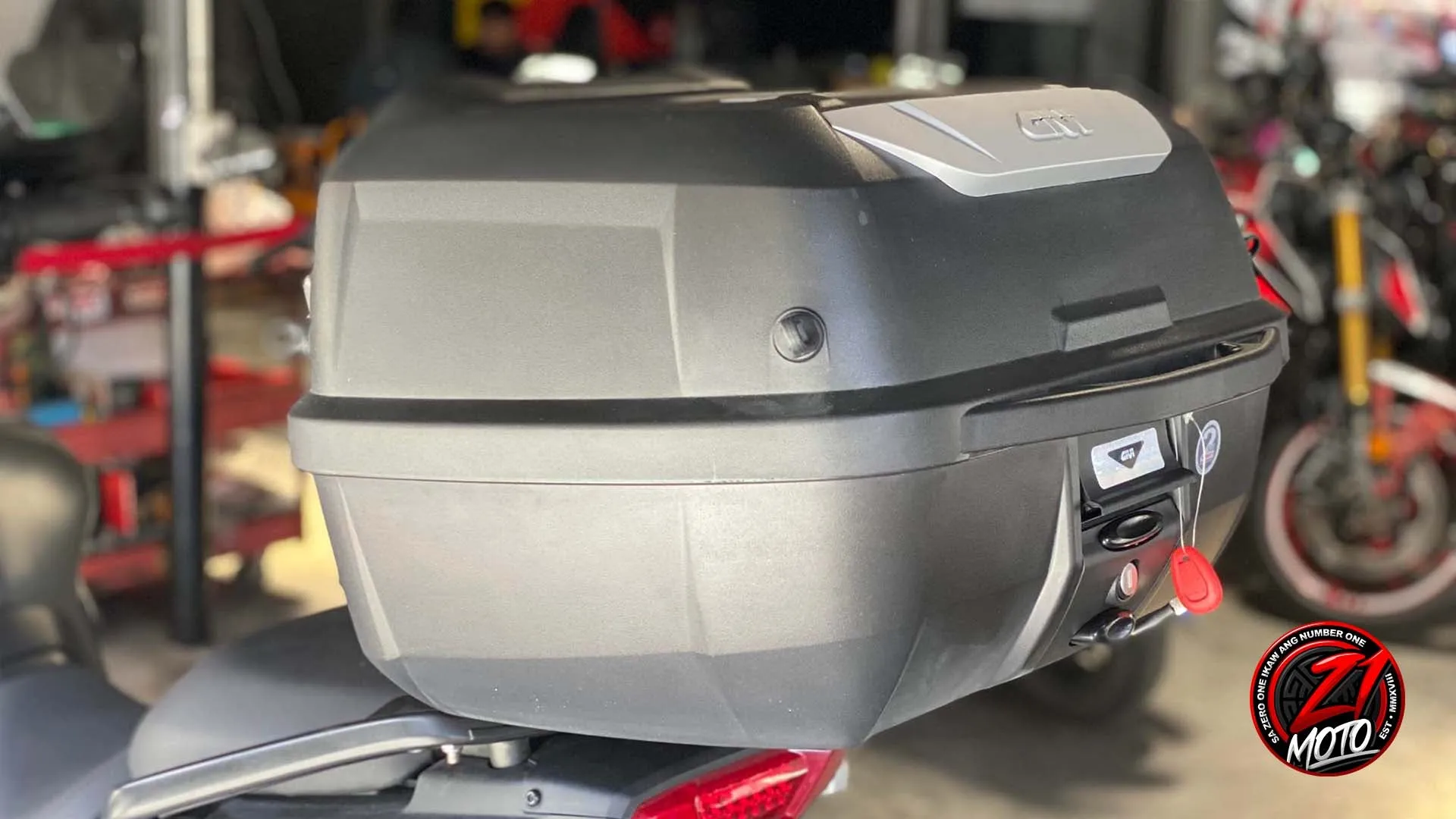 GIVI BOLD Top Box 43L