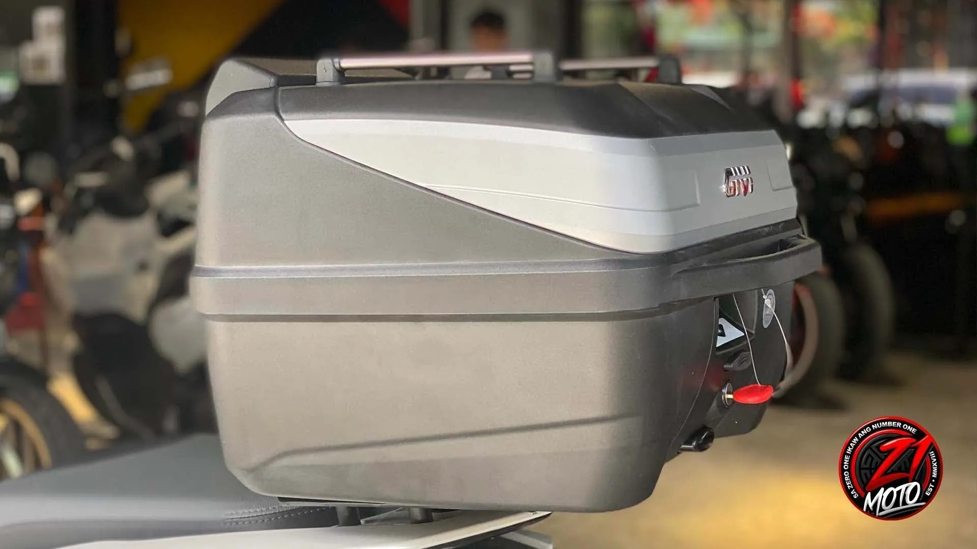 GIVI BOLD Top Box 43L