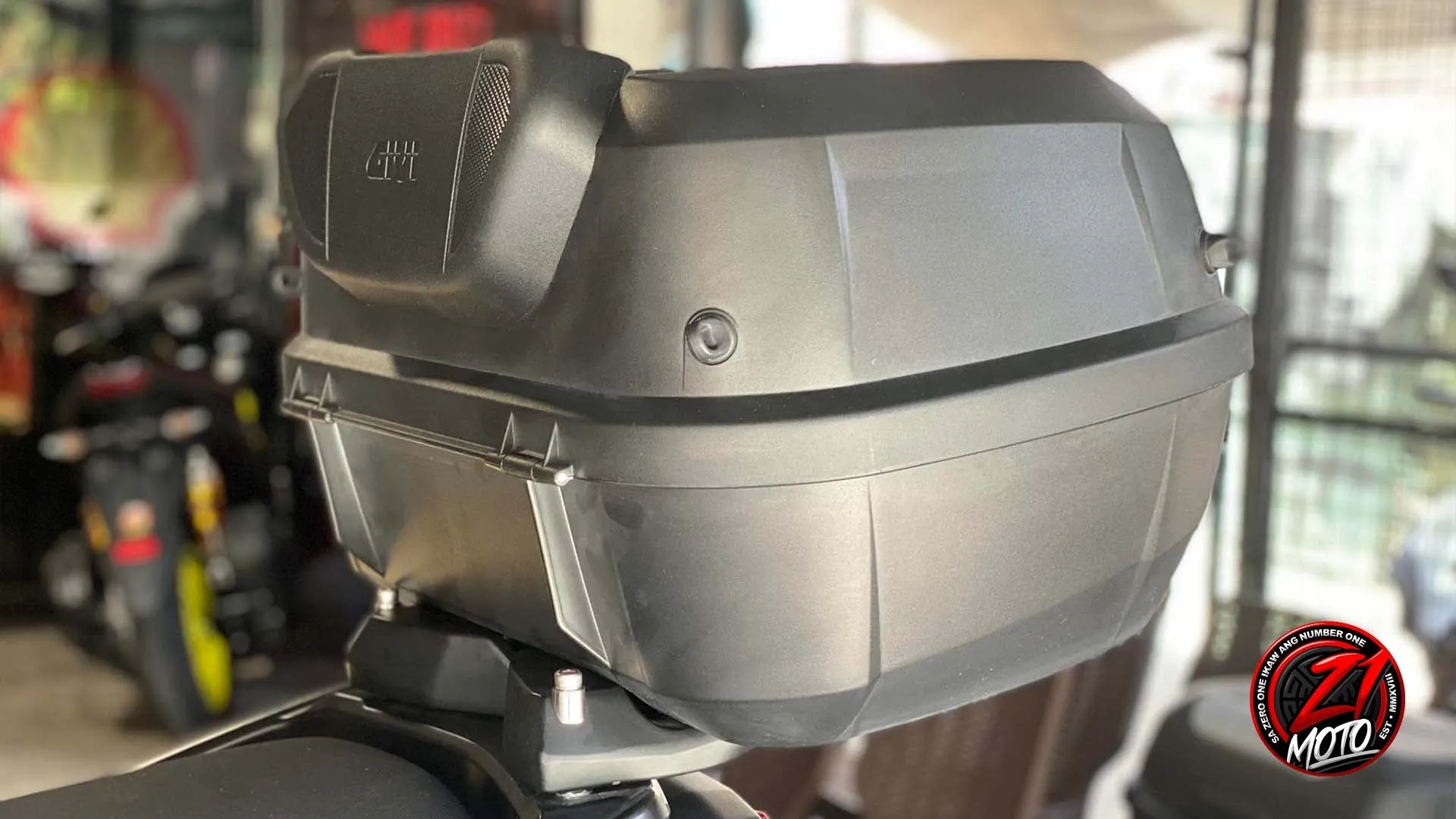 GIVI BOLD Top Box 43L