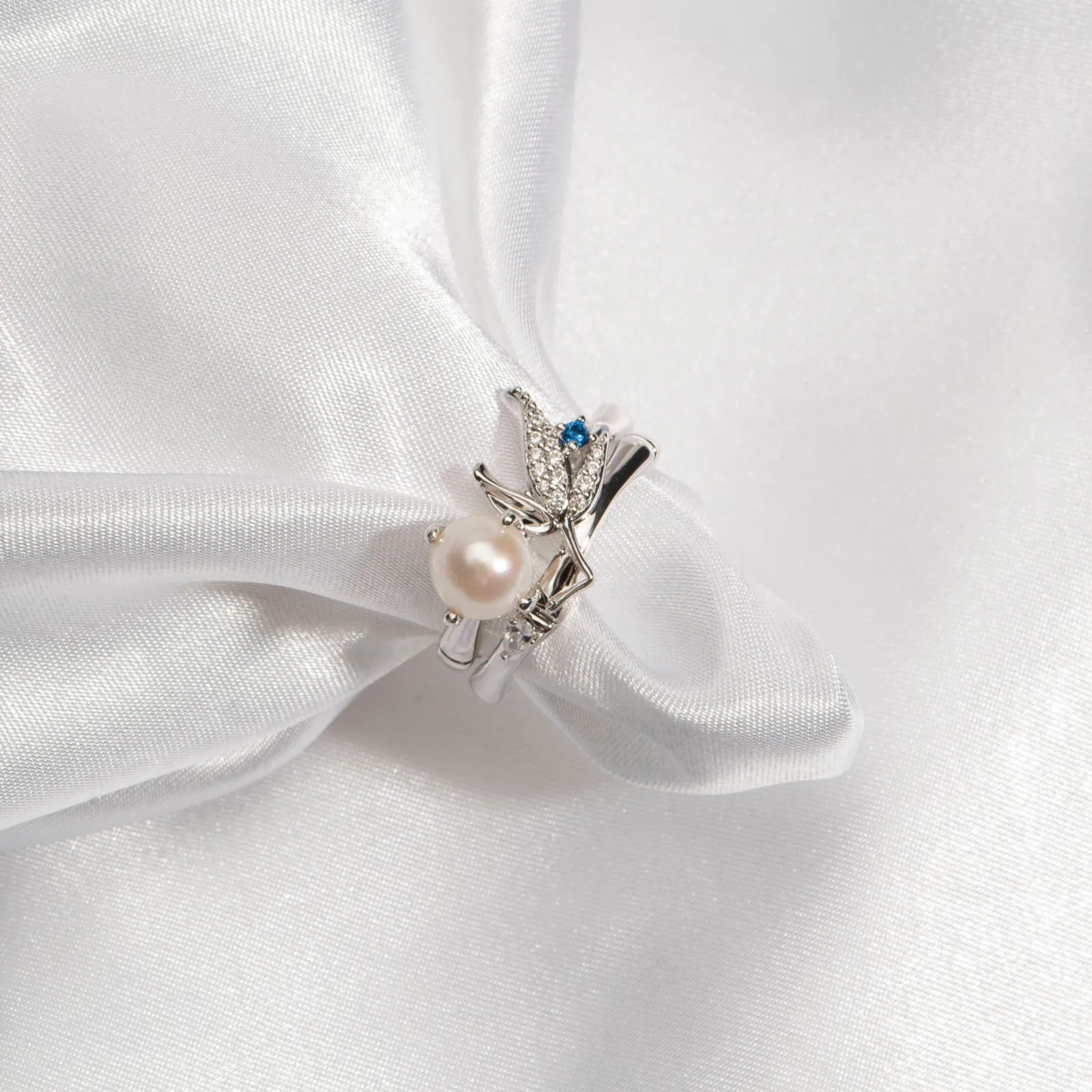 GLEAM QUEEN RING