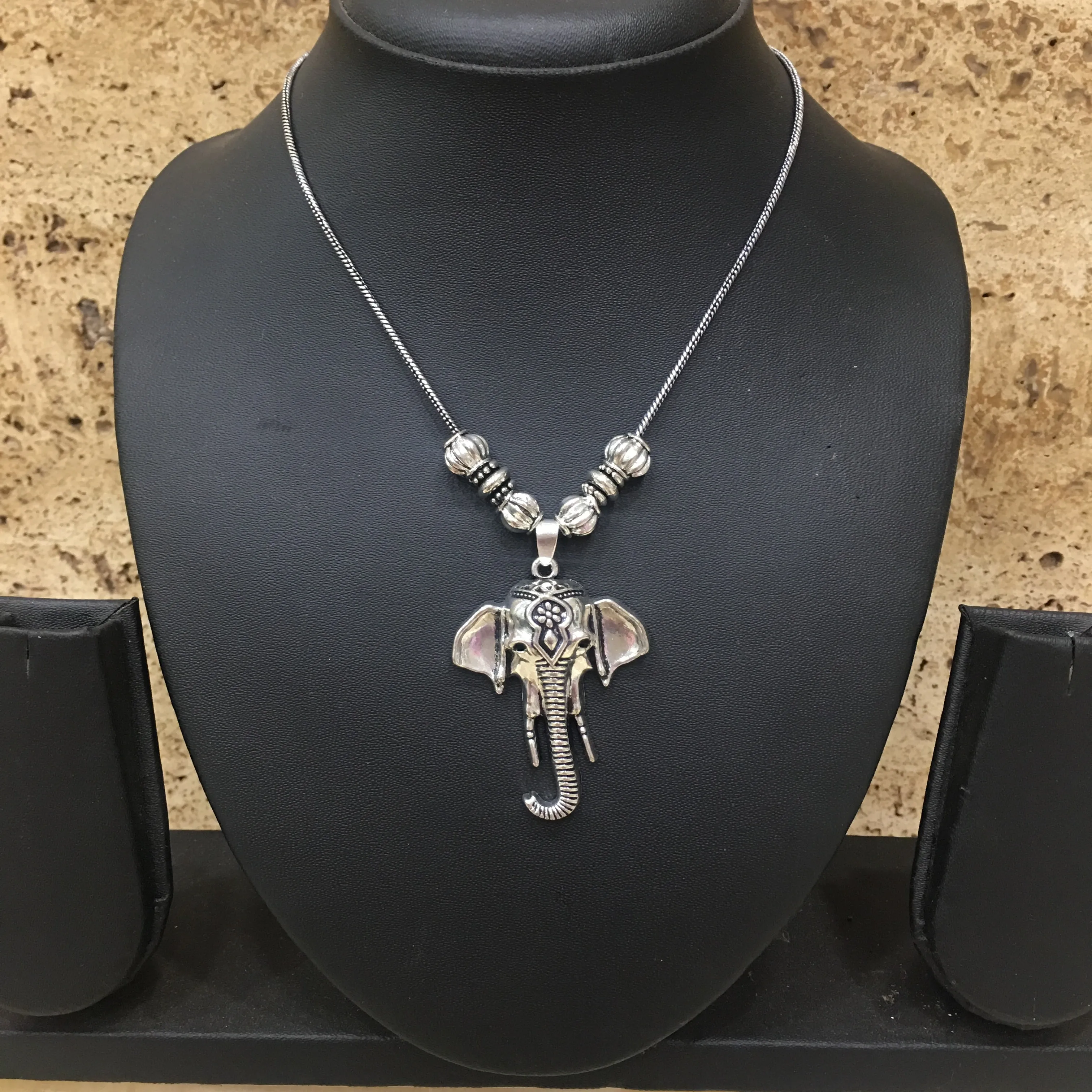 Hand Crafted Silver Elephant Face Pendent Necklace