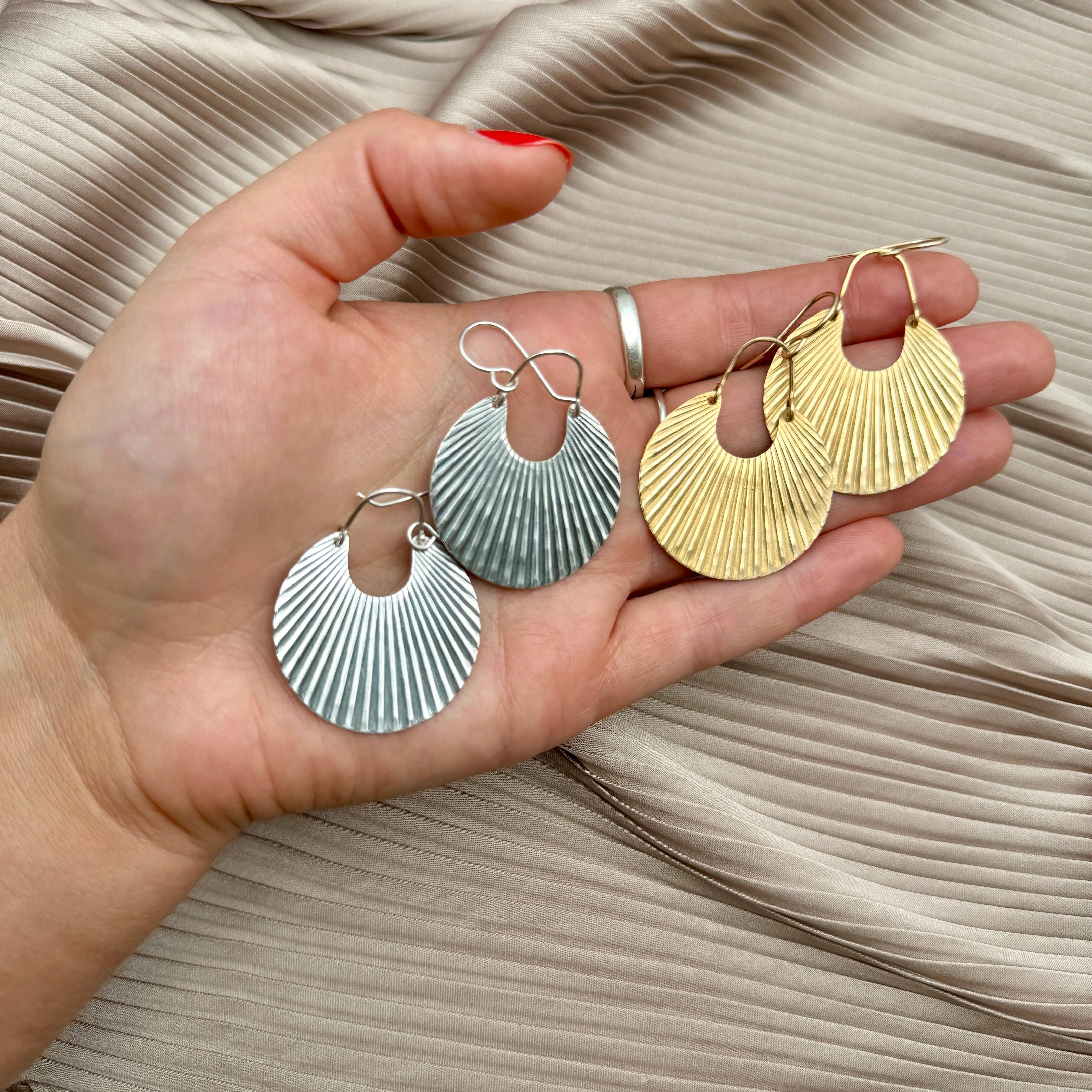 Handmade Hearth Earrings: Gold