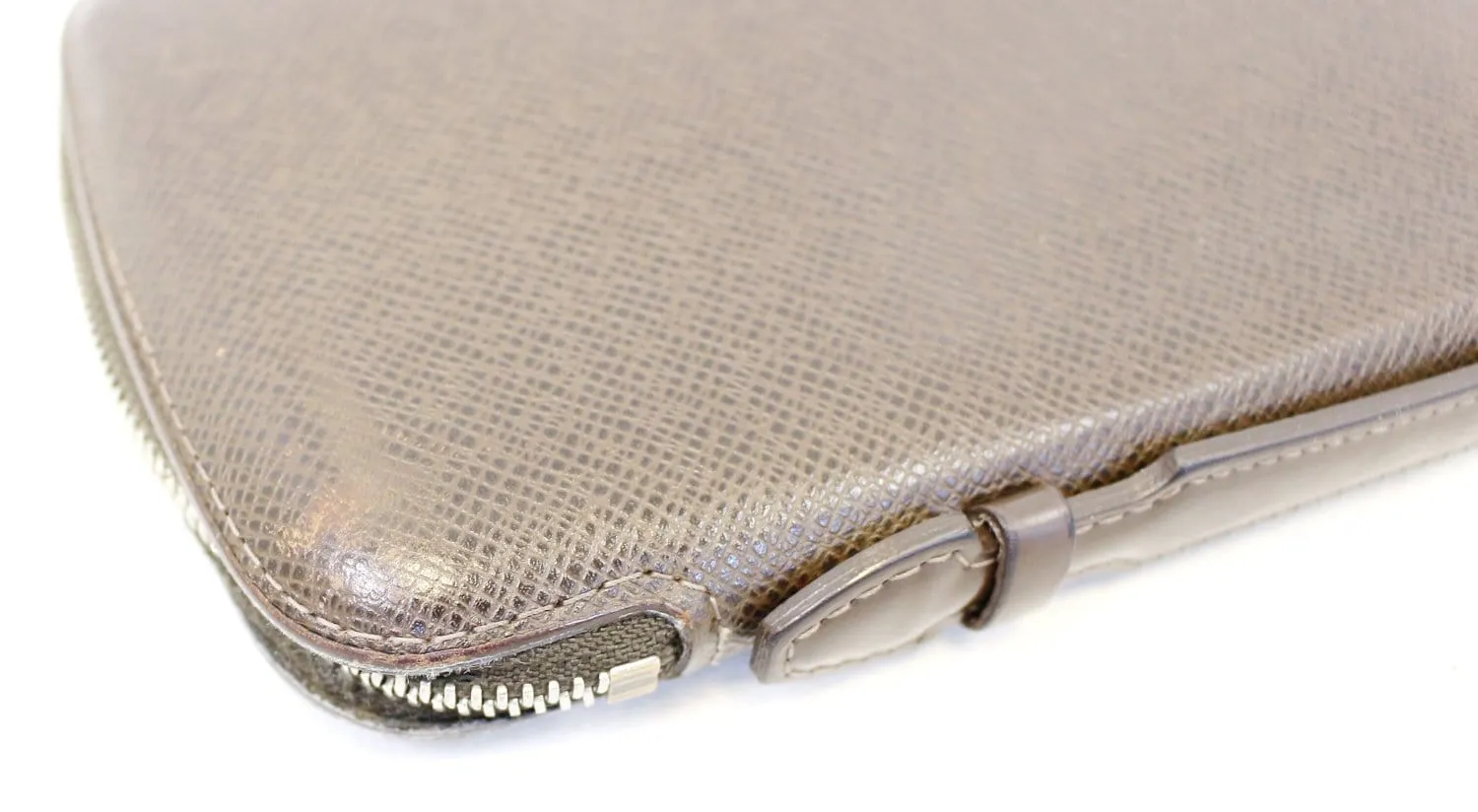 LOUIS VUITTON Atoll Organizer Taiga Wallet - Last Call