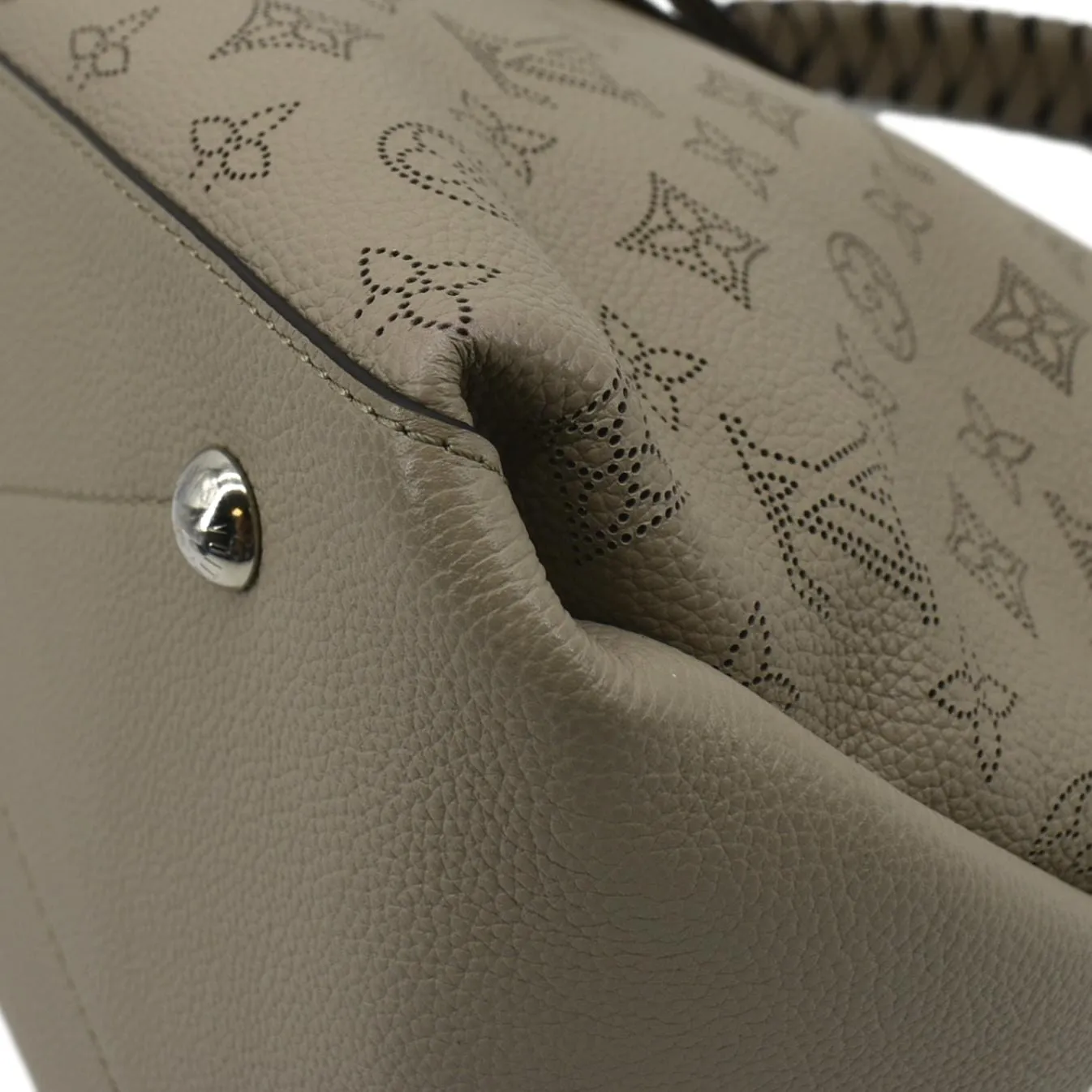 LOUIS VUITTON Beaubourg Mahina MM Leather Hobo Shoulder Bag Galet