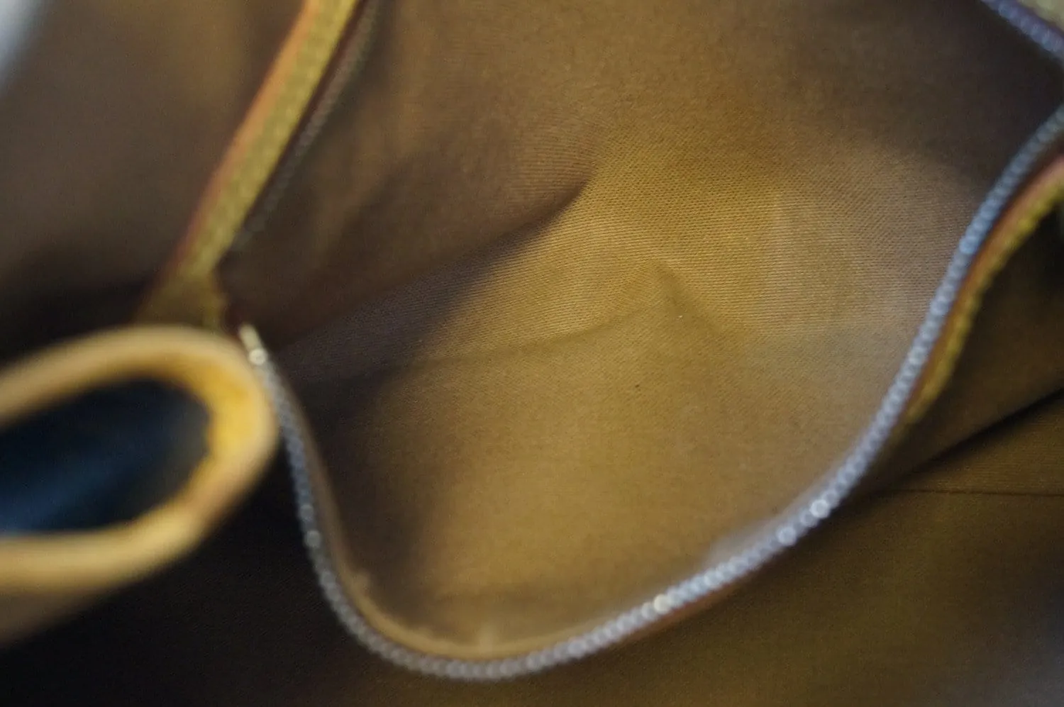 Louis Vuitton Monogram Batignolles Horizontal Shoulder Tote Bag
