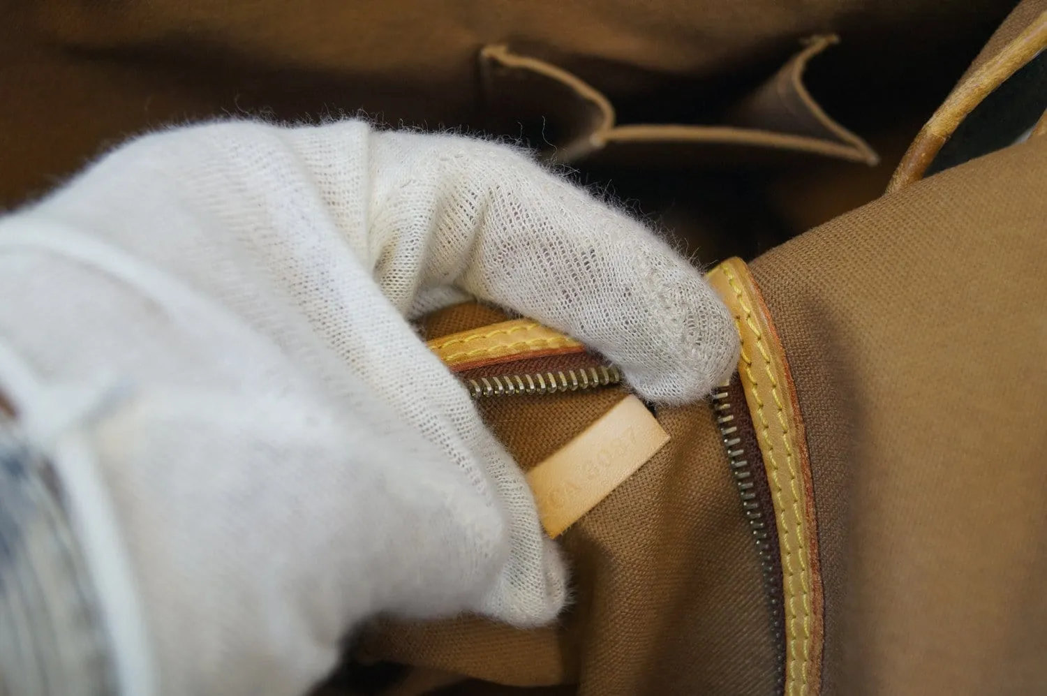 Louis Vuitton Monogram Batignolles Horizontal Shoulder Tote Bag