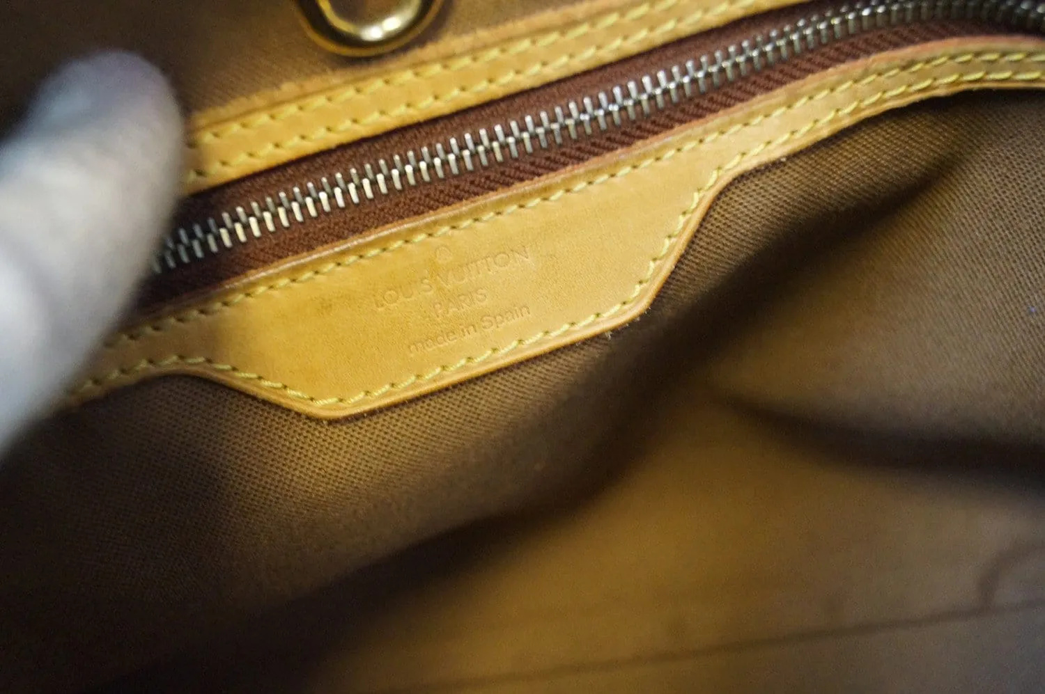 Louis Vuitton Monogram Batignolles Horizontal Shoulder Tote Bag
