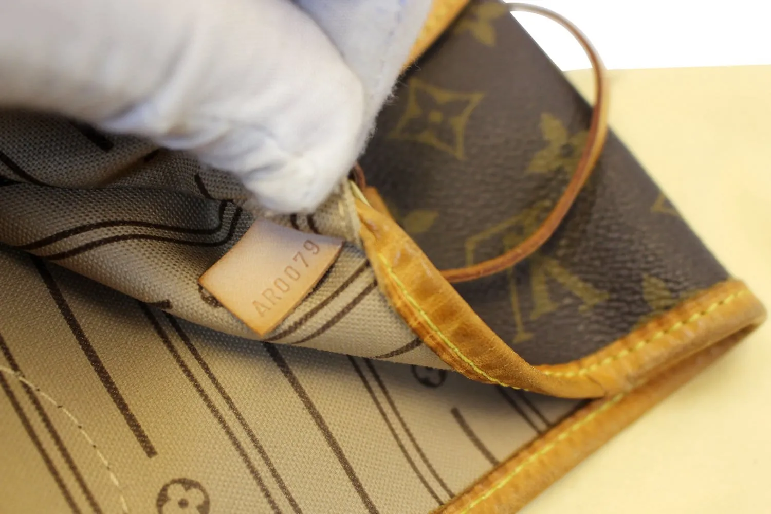 LOUIS VUITTON Monogram Canvas Neverfull MM Brown Tote Bag