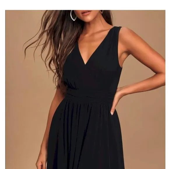 Lulus Thoughts of Hue Black Surplice Maxi Dress Size Small NWOT