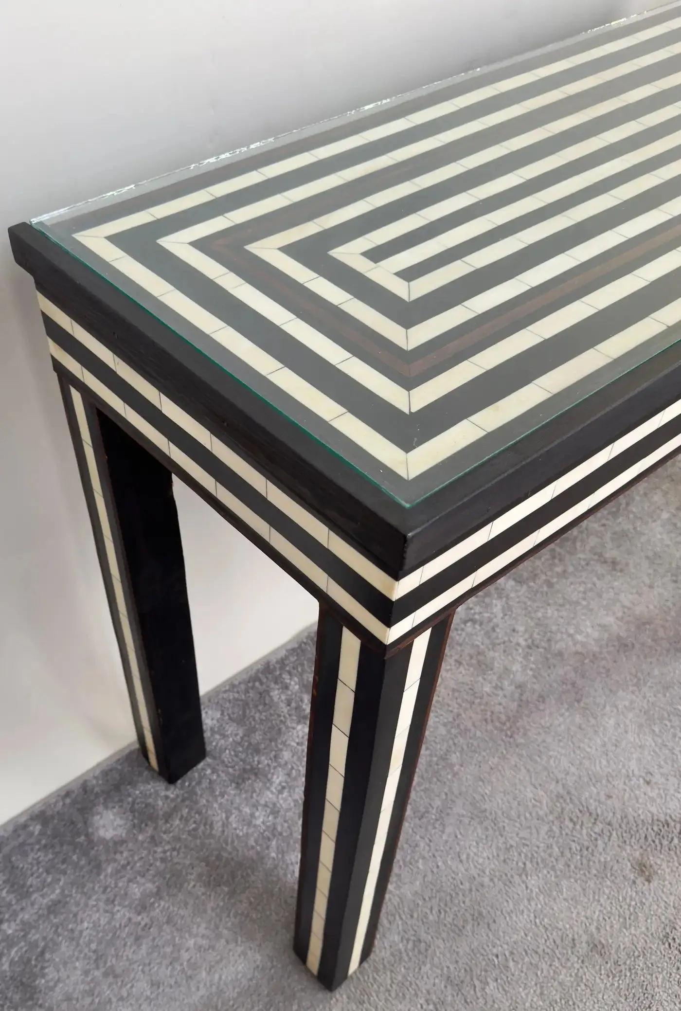 Mid-Century Modern Resin Black & White Console & Mirror a Set 2 pcs