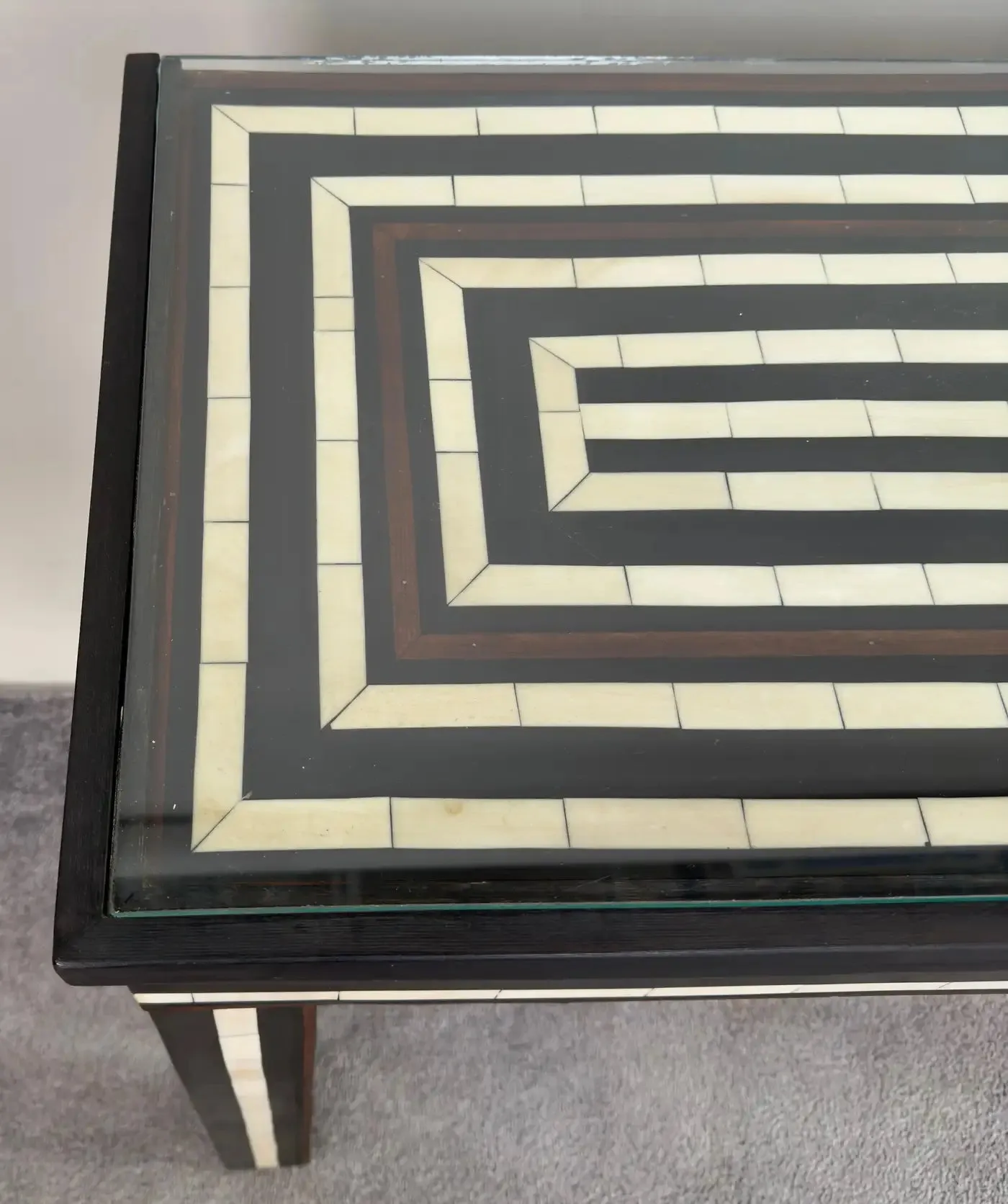 Mid-Century Modern Resin Black & White Console & Mirror a Set 2 pcs