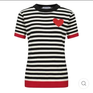 NEW Retro Styled Knitted Top with Black Stripes and Heart sz M