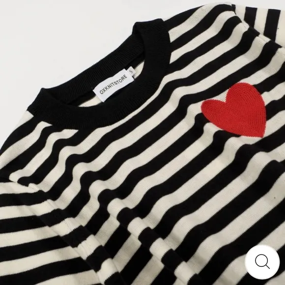 NEW Retro Styled Knitted Top with Black Stripes and Heart sz M
