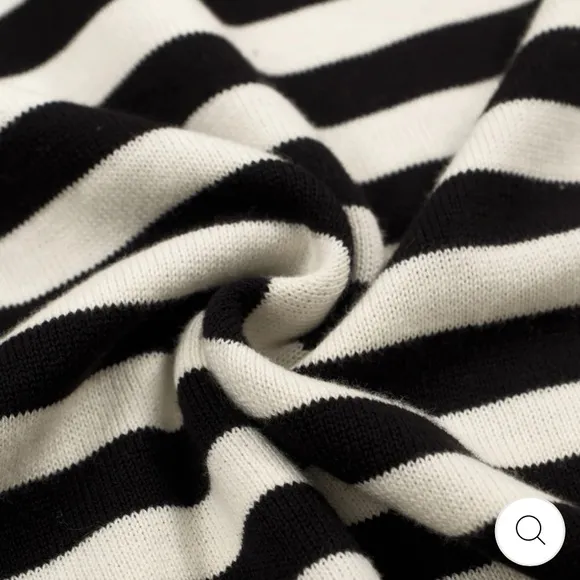 NEW Retro Styled Knitted Top with Black Stripes and Heart sz M