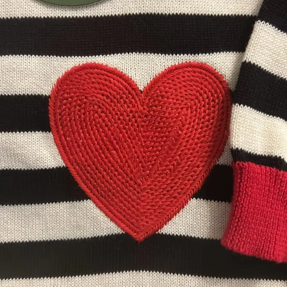 NEW Retro Styled Knitted Top with Black Stripes and Heart sz S