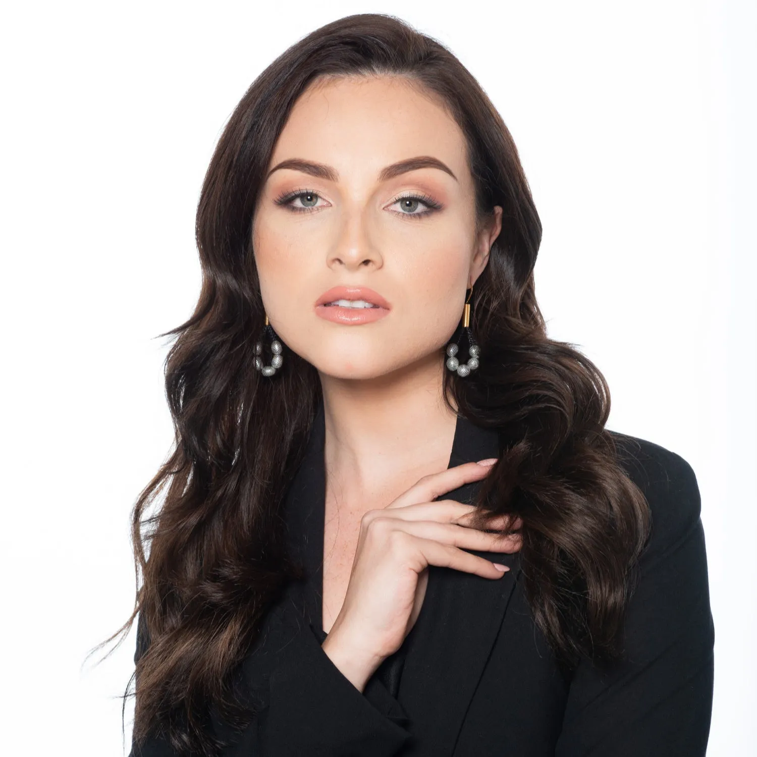 Nora - Edgy mesh and pearl earrings
