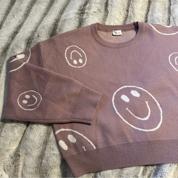 NWOT le lis happy face sweater