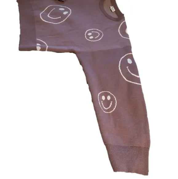 NWOT le lis happy face sweater