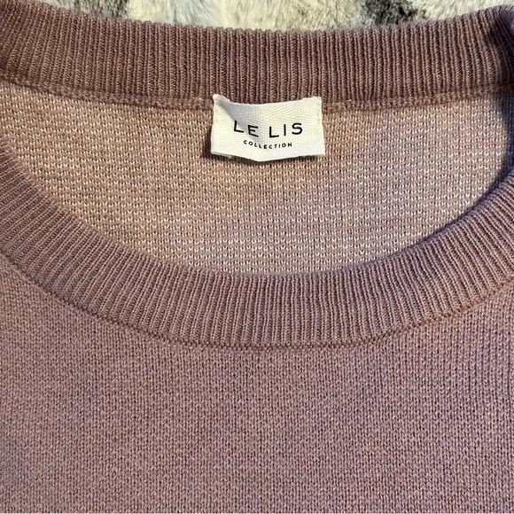 NWOT le lis happy face sweater