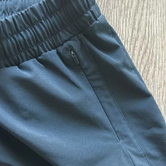 Peloton 4&quot; Tulip Run Shorts