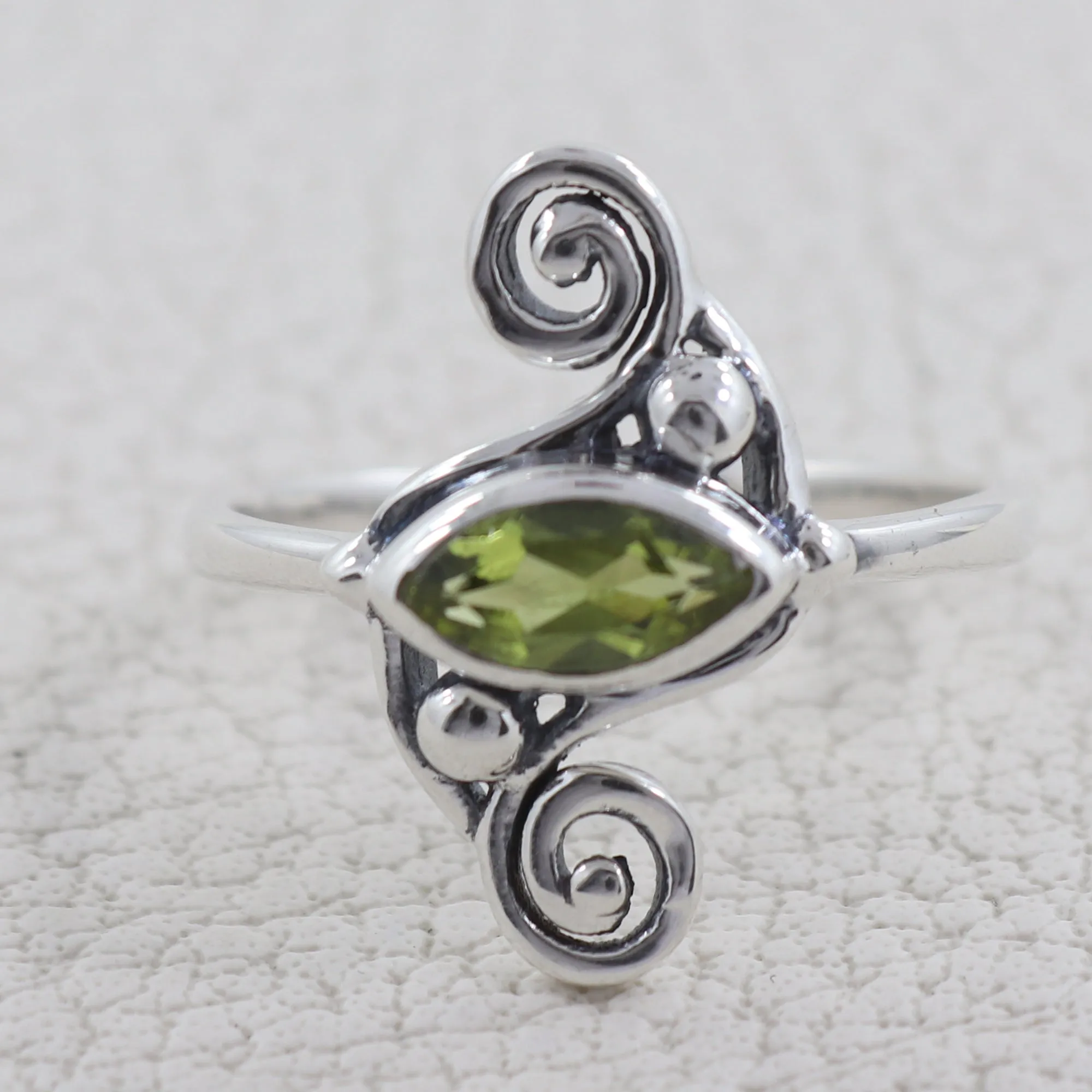 Pretty peridot Silver Ring