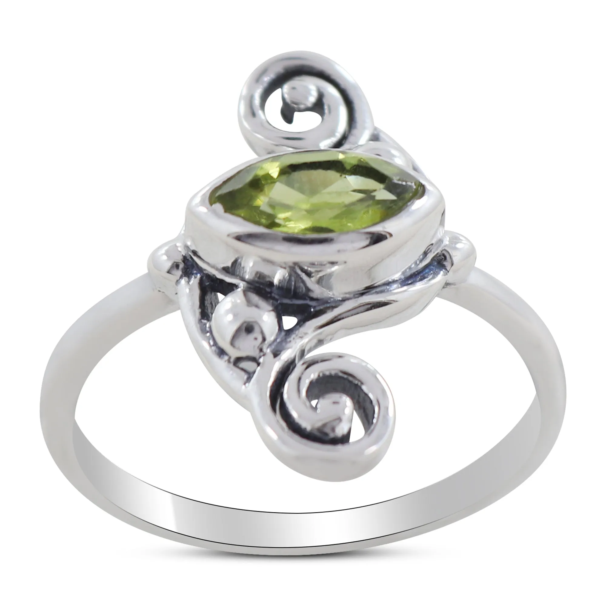 Pretty peridot Silver Ring