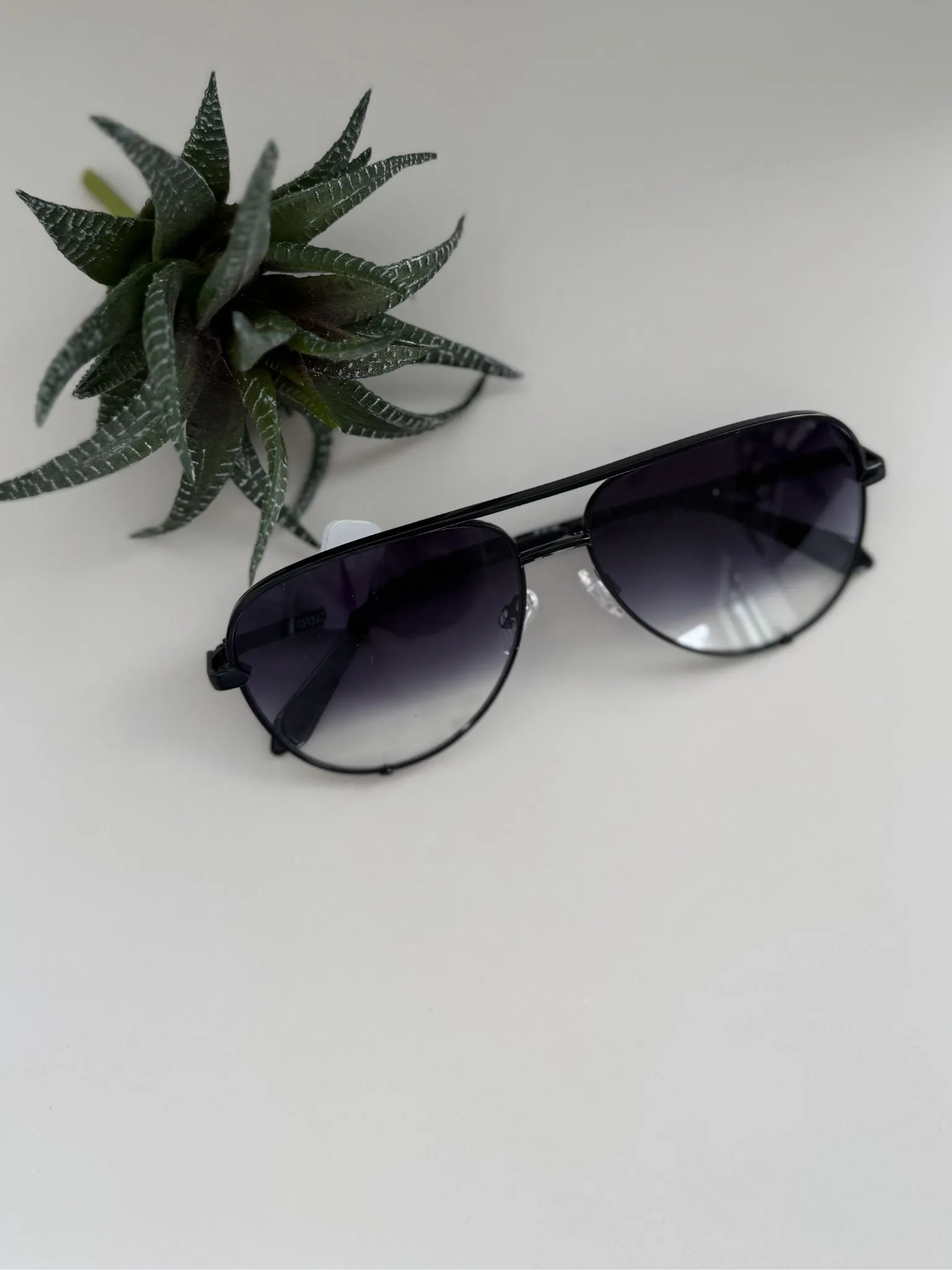 QUAY High Key Mini Sunglasses - Black/Fade