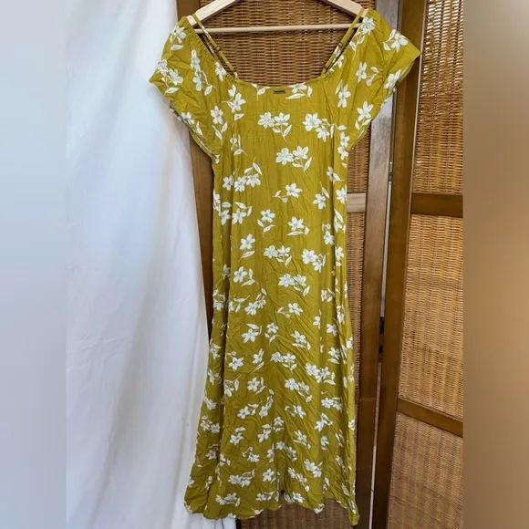 Sincerely Jules x Billabong Hawaiian floral off the shoulder maxi dress